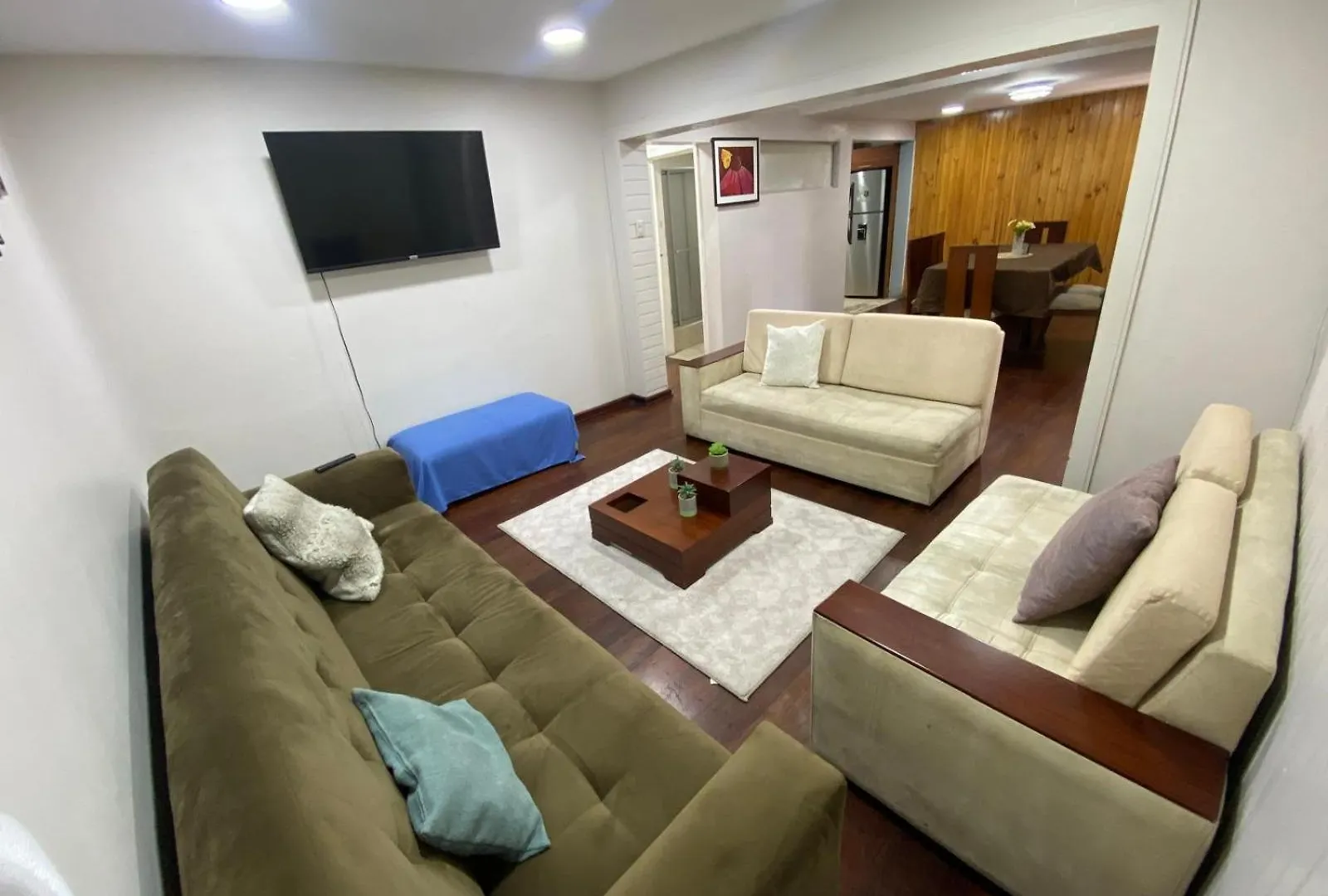 Апартаменты Amplio Departamento En El Centro Historico De Куэнка